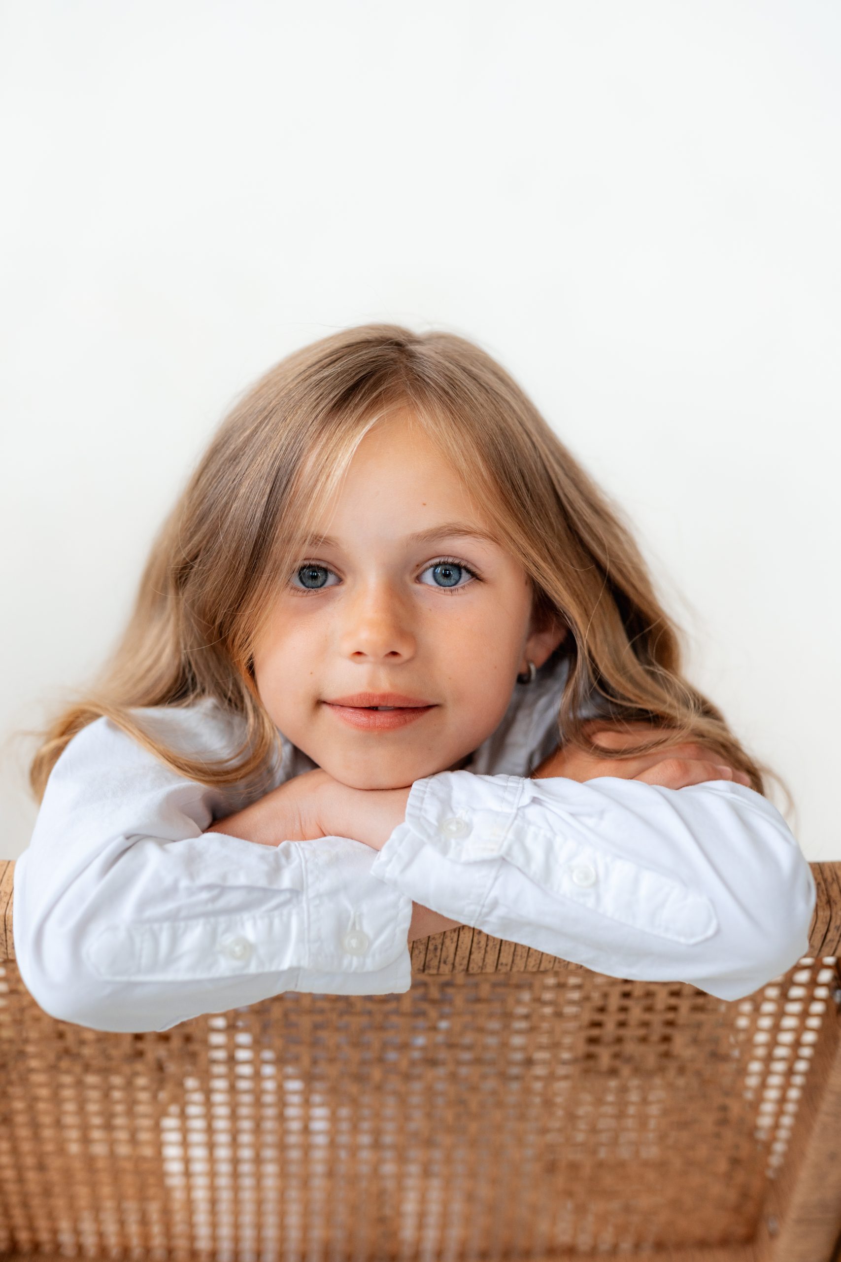 Portrétní focení dívky v ateliéru HLight Studio – foto Lukáš Vavřinec